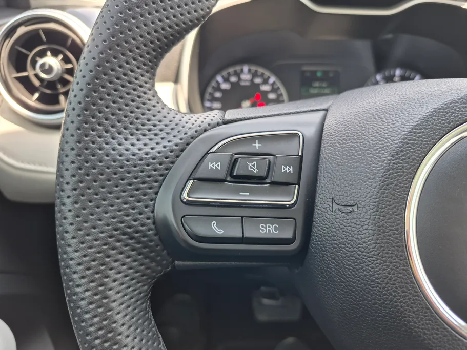 2024 MG ZS LUX 