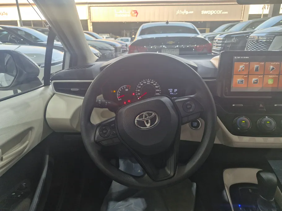 تويوتا كورولا XLI Executive Moonroof 2025 