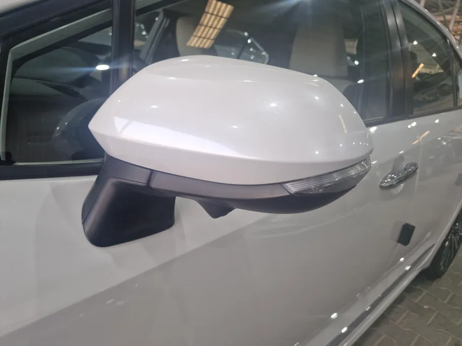 تويوتا كورولا XLI Executive Moonroof 2025 