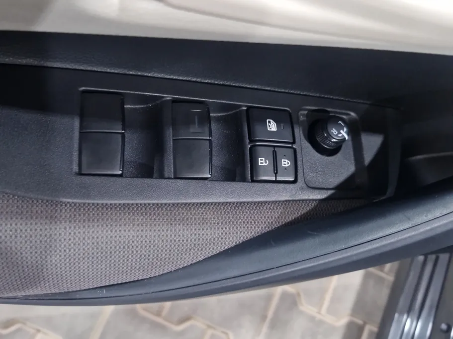 2025 Toyota Corolla XLI Executive Moonroof 