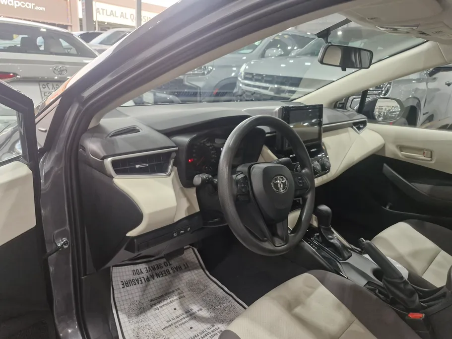 2025 Toyota Corolla XLI Executive Moonroof 
