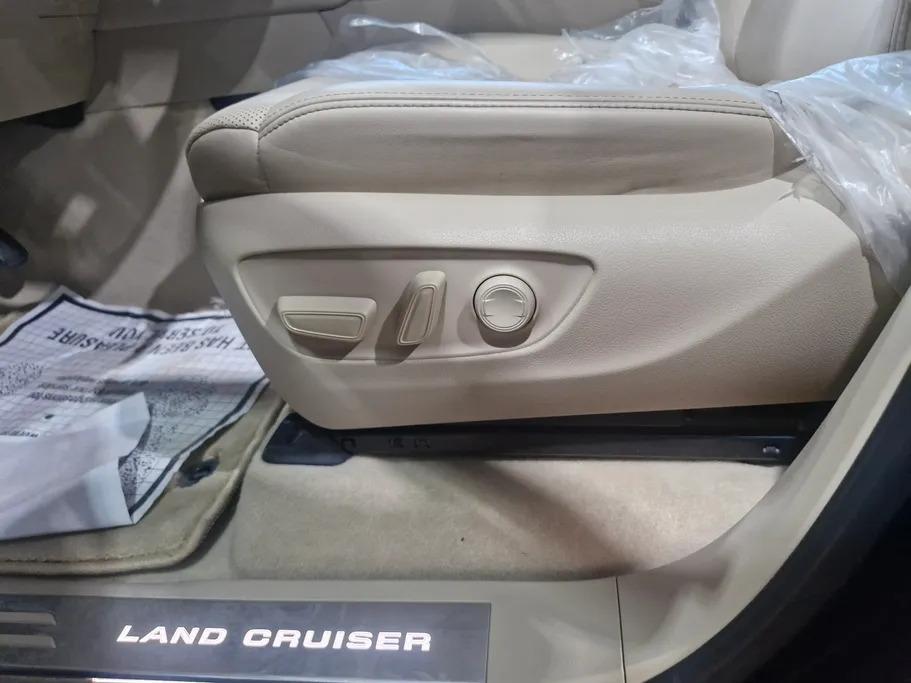 تويوتا لاندكروزر GXR4 2024 