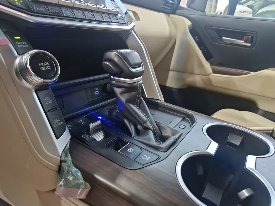 تويوتا لاندكروزر GXR4 2024 