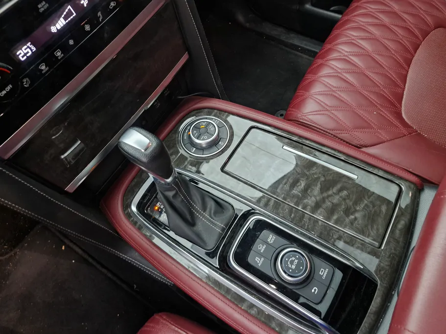 2024 Nissan Patrol Platinum 