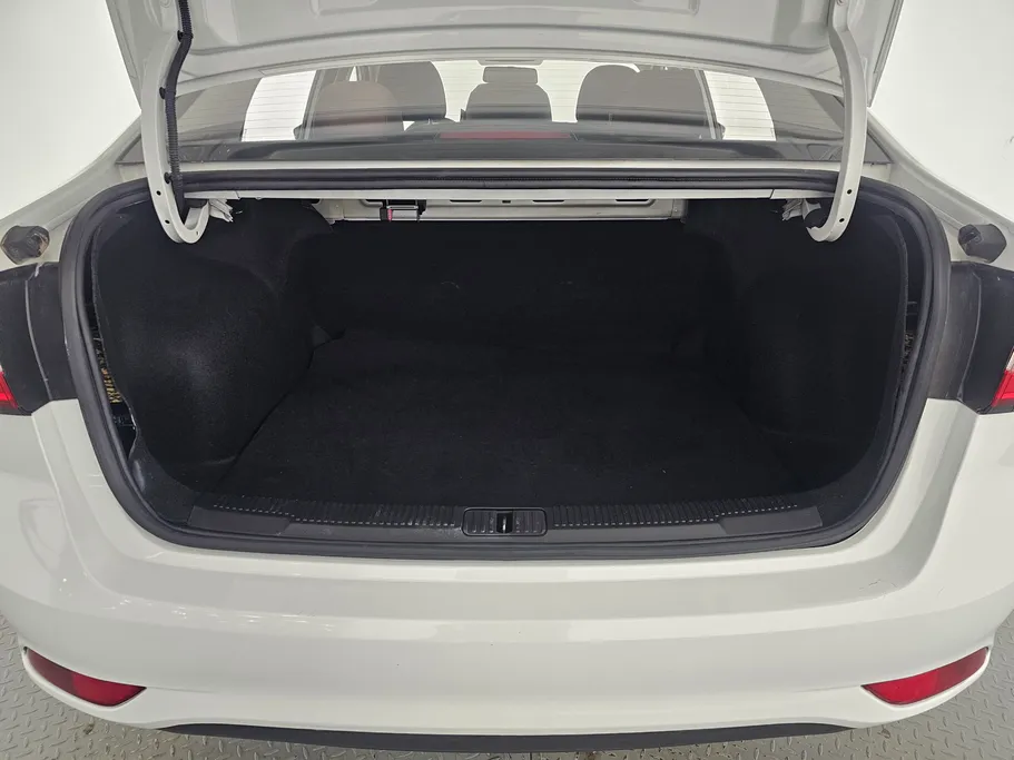 2023 MG 5 STD 