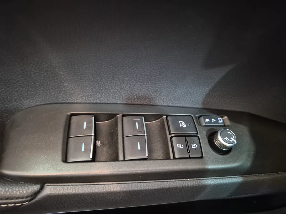 2026 Toyota Camry  E Plus HEV 