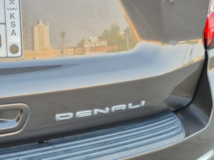 2021 GMC Yukon Denali 