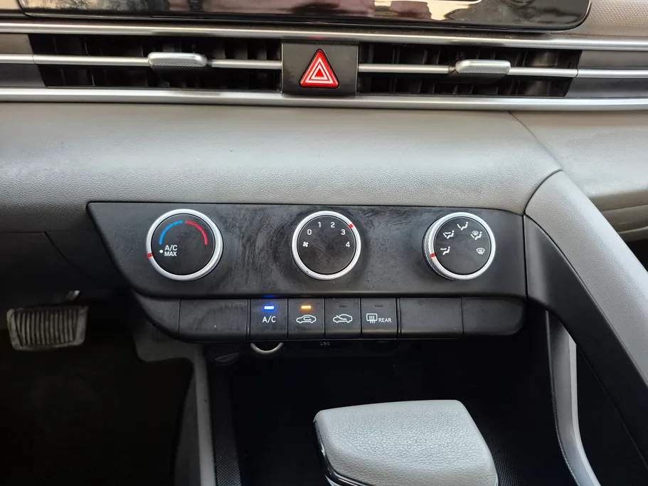 2024 Hyundai Elantra Fleet 