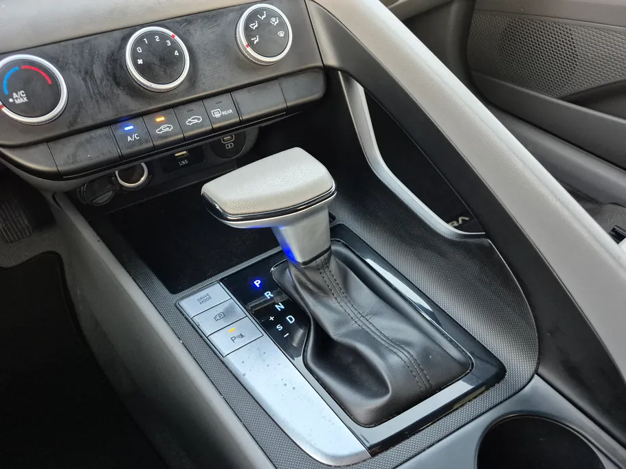 2024 Hyundai Elantra Fleet 