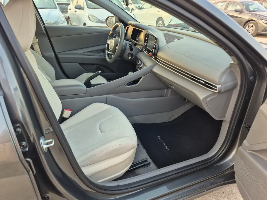 2024 Hyundai Elantra Fleet 