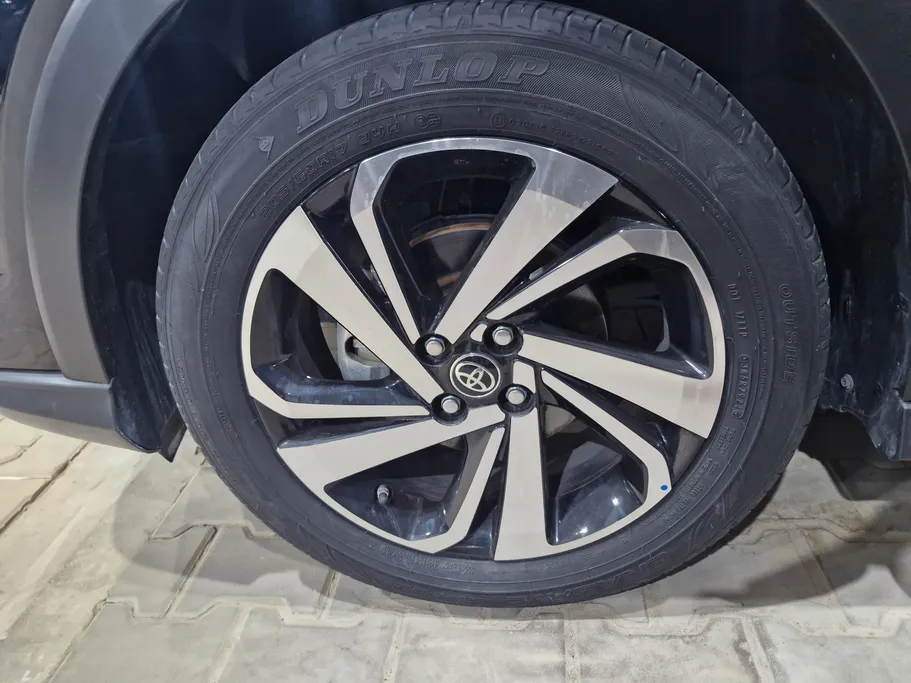 2024 Toyota Raize XLE 