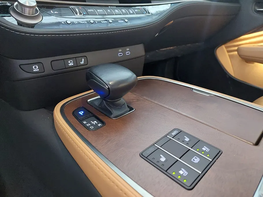 2024 Lexus LS 350 