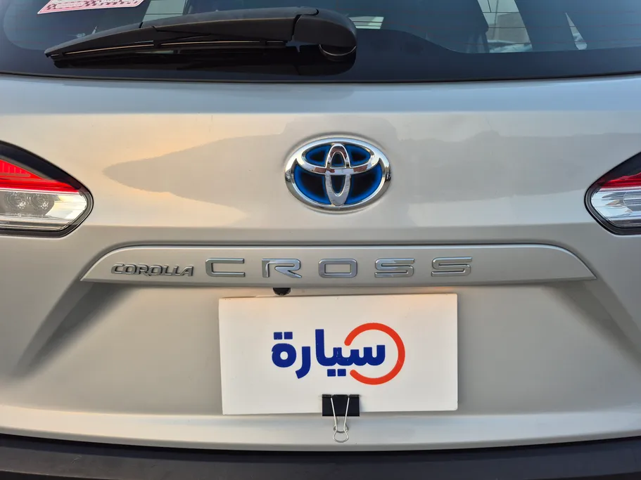 تويوتا كورولا كروس XLE HEV 2023 