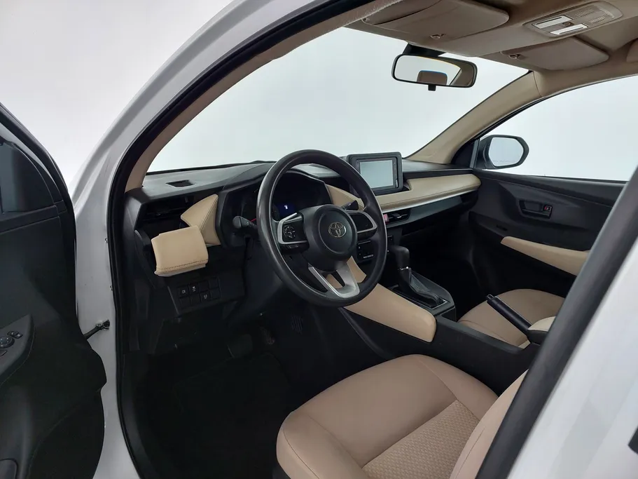 2024 Toyota Yaris  Y 