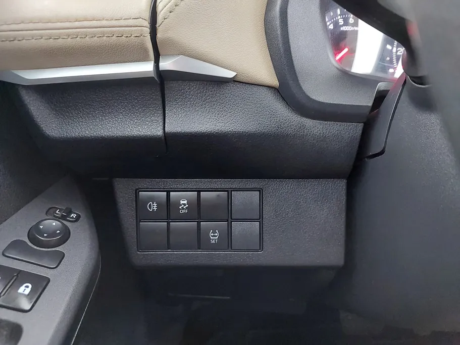 2024 Toyota Yaris  Y 