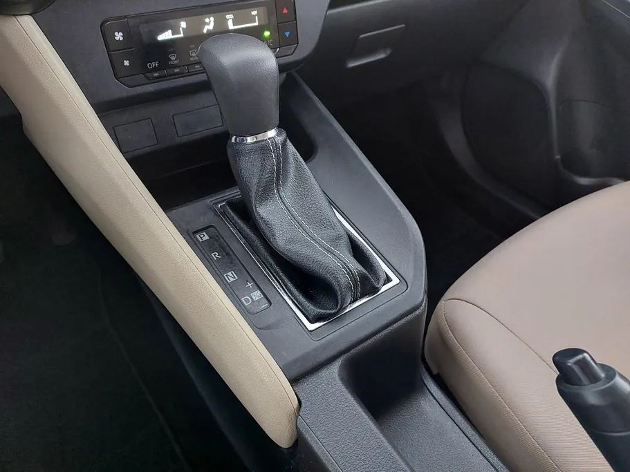 2024 Toyota Yaris  Y 