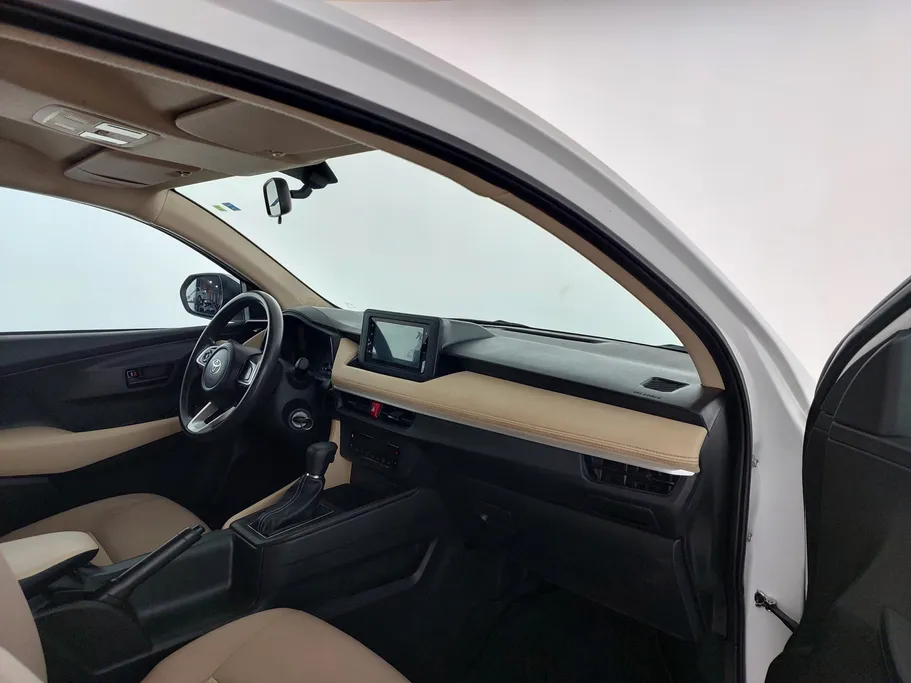 2024 Toyota Yaris  Y 