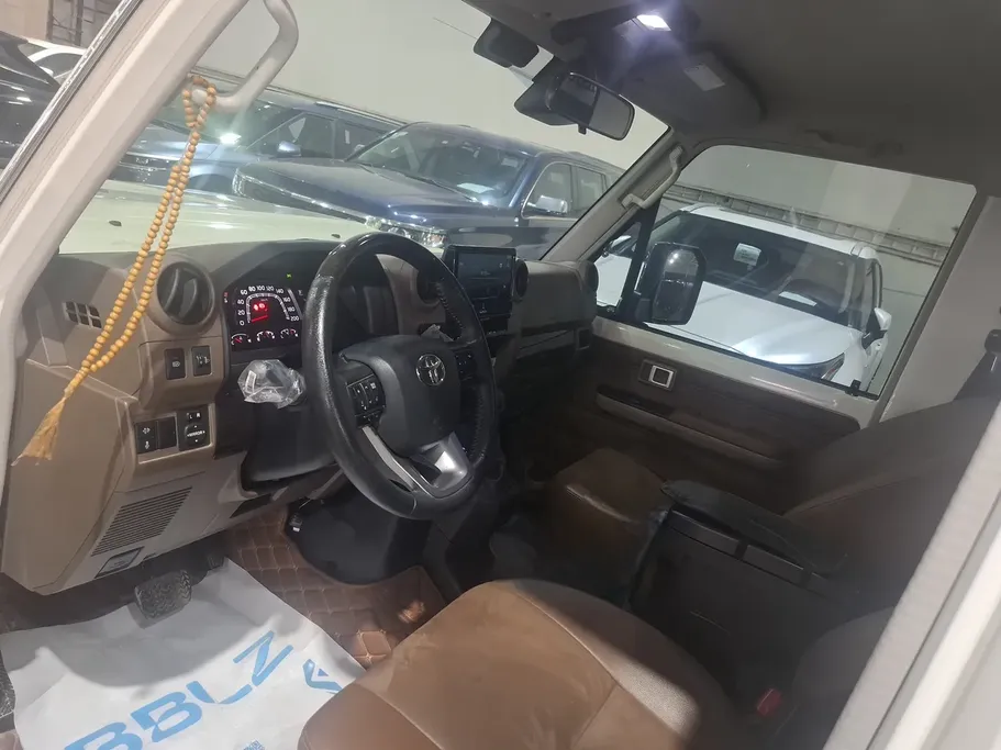 2024 Toyota LAND CRUISER 70 LX 
