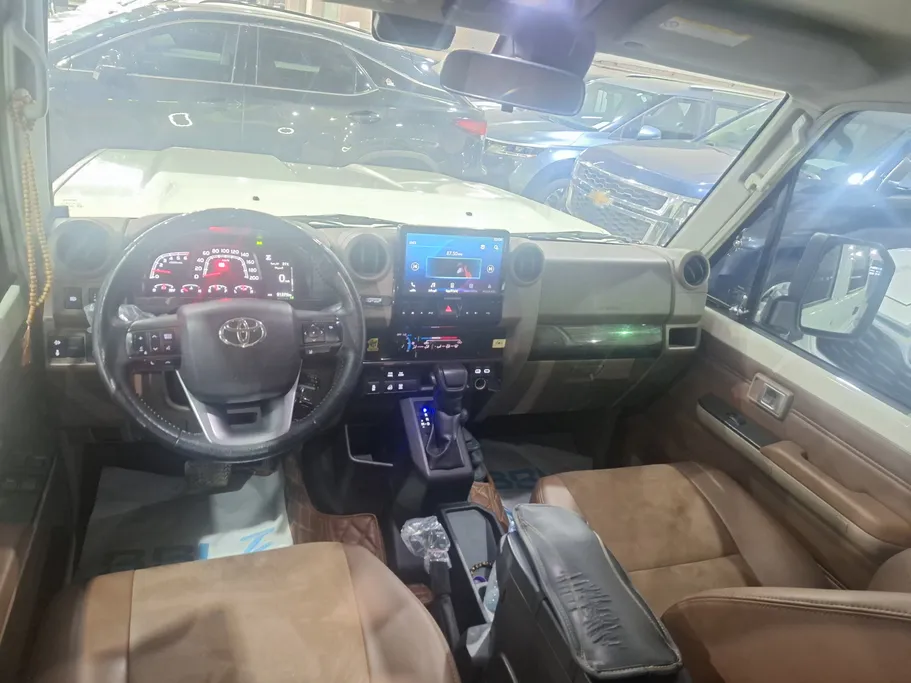 2024 Toyota LAND CRUISER 70 LX 