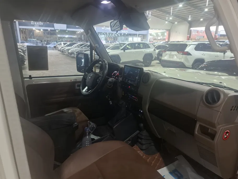 2024 Toyota LAND CRUISER 70 LX 