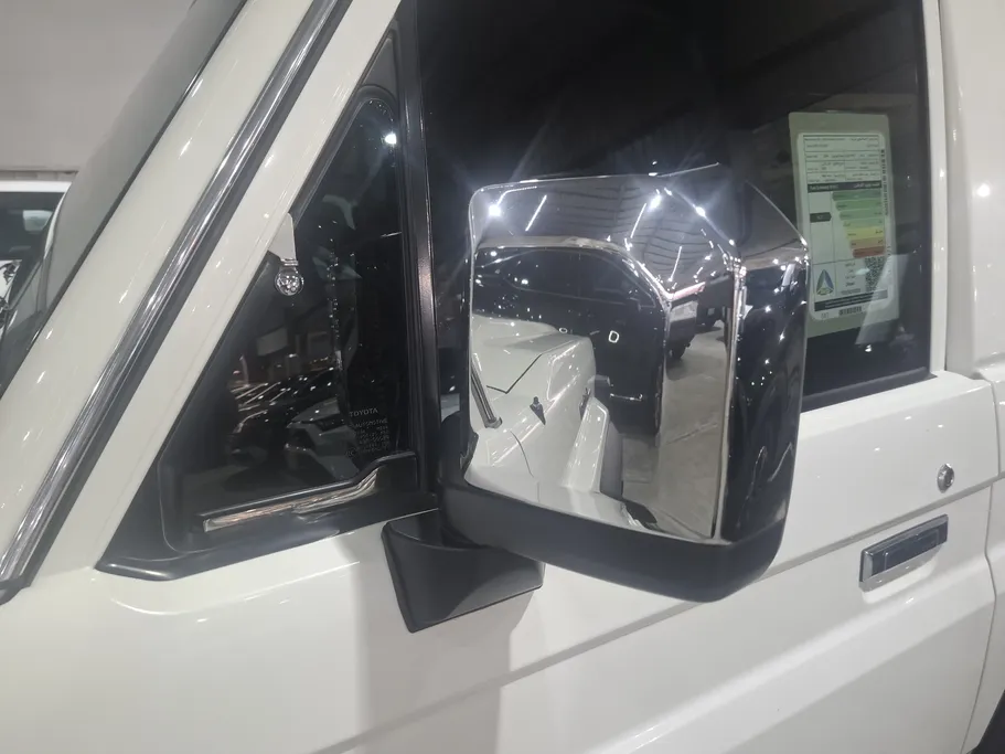 2024 Toyota LAND CRUISER 70 LX 