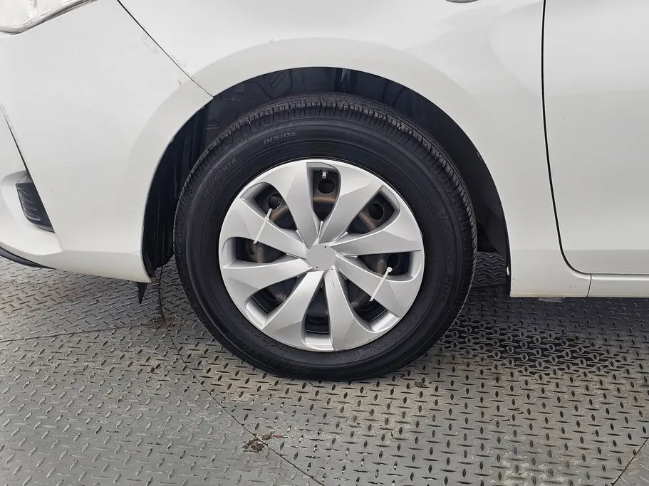 2022 Toyota Yaris  Y 