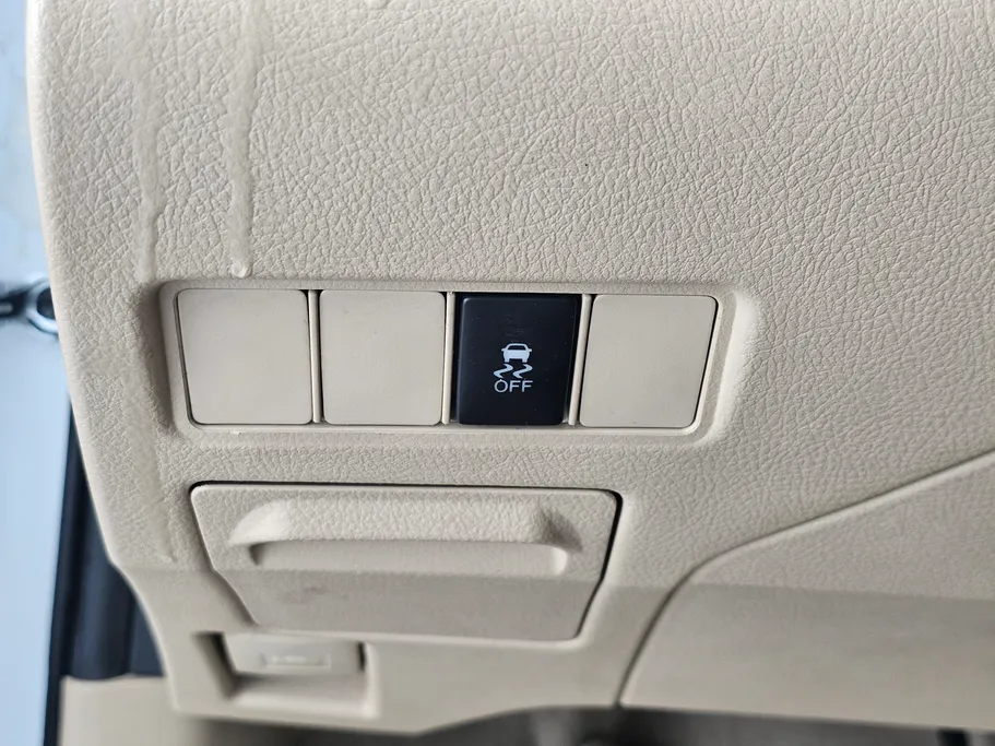 2022 Toyota Yaris  Y 