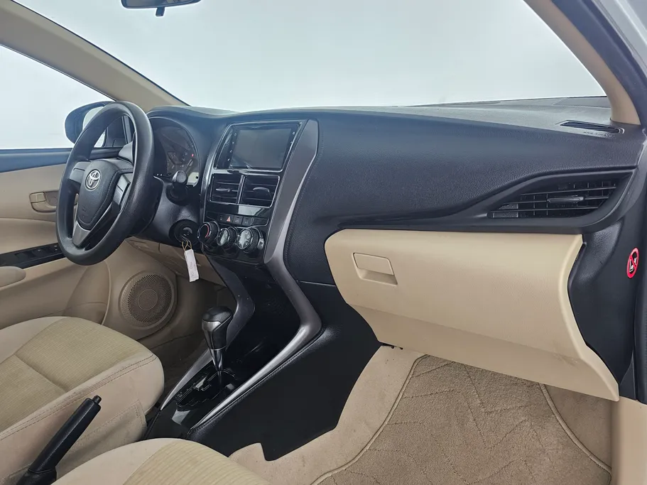 2022 Toyota Yaris  Y 