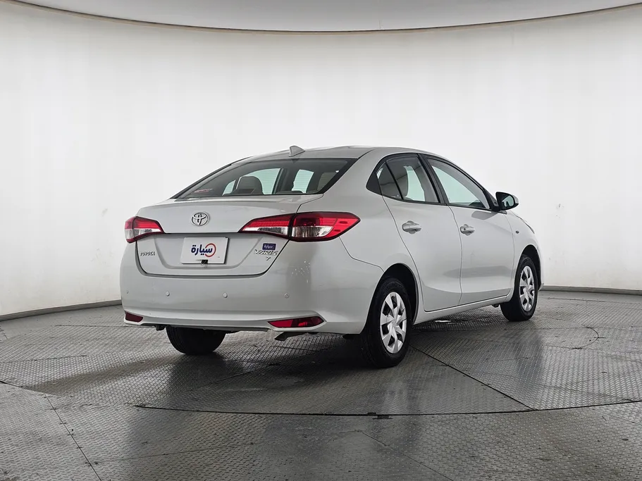 2022 Toyota Yaris  Y 