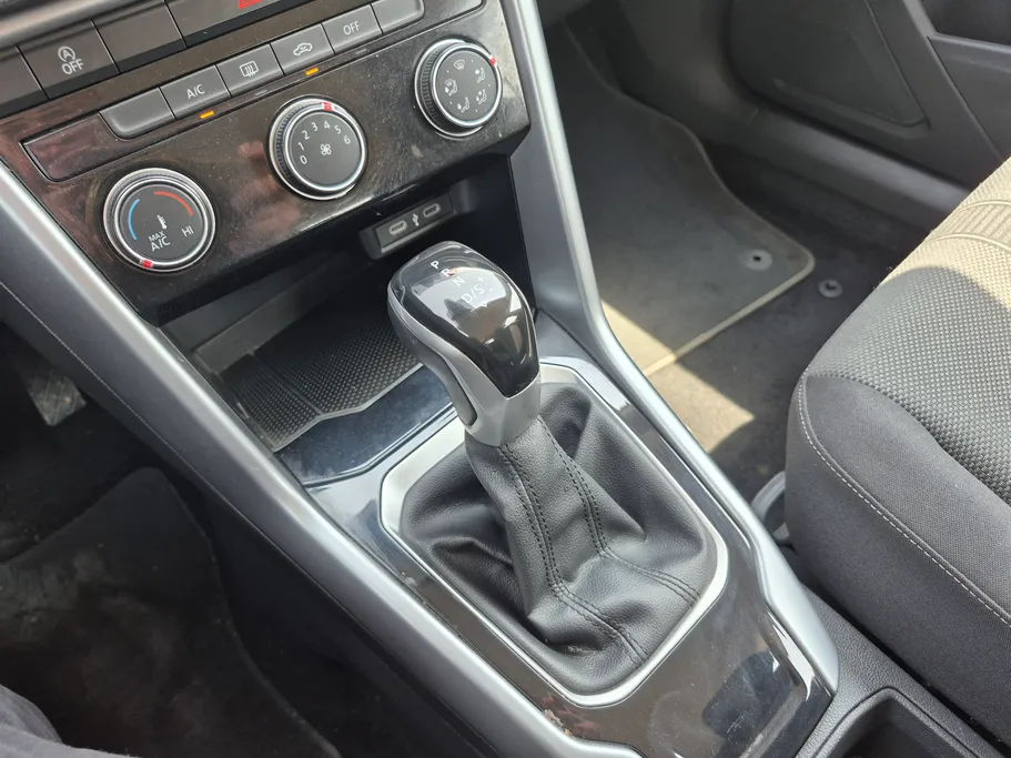 2024 Volkswagen T Roc Life 