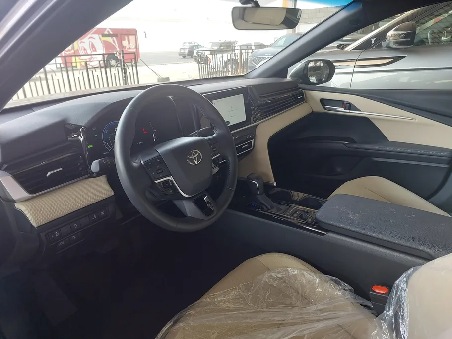 2025 Toyota Camry  LE HEV 
