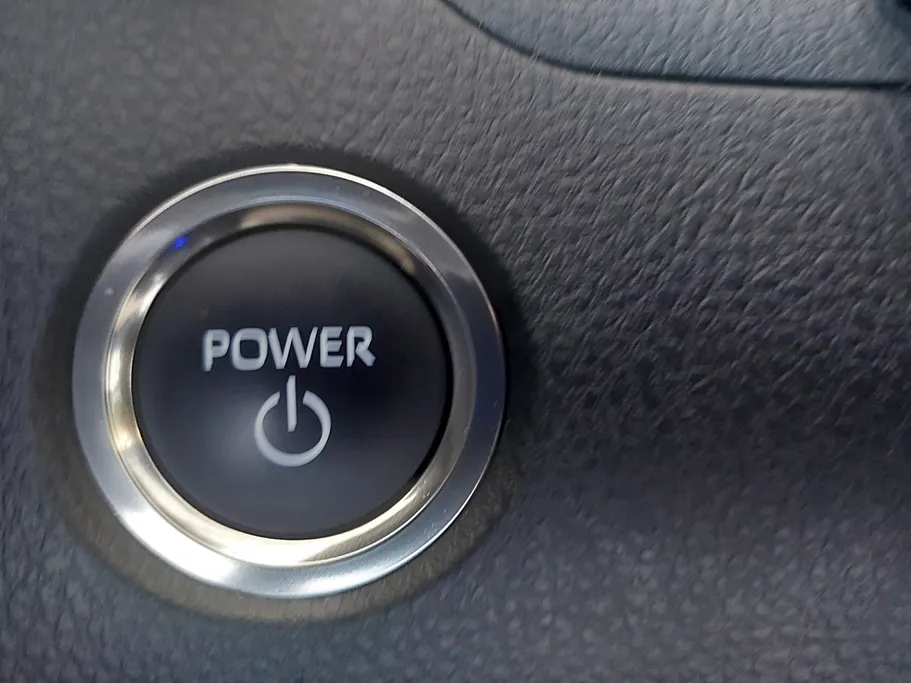 2025 Toyota Camry  LE HEV 