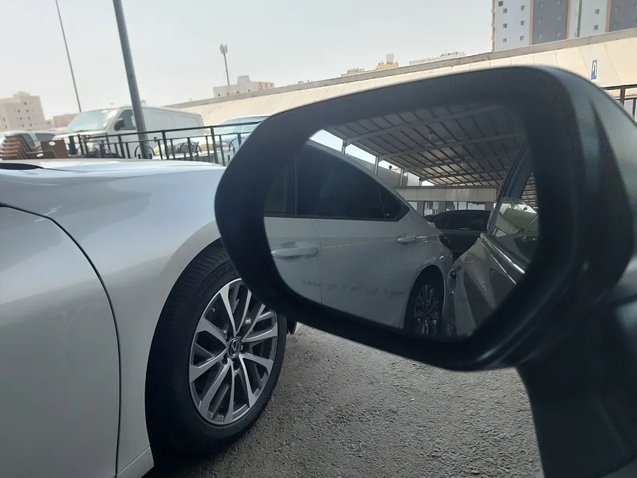 2025 Toyota Camry  LE HEV 