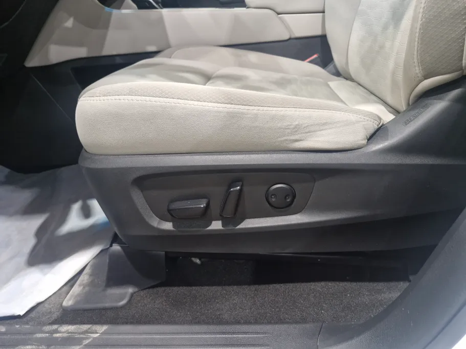 2023 Nissan Pathfinder S 