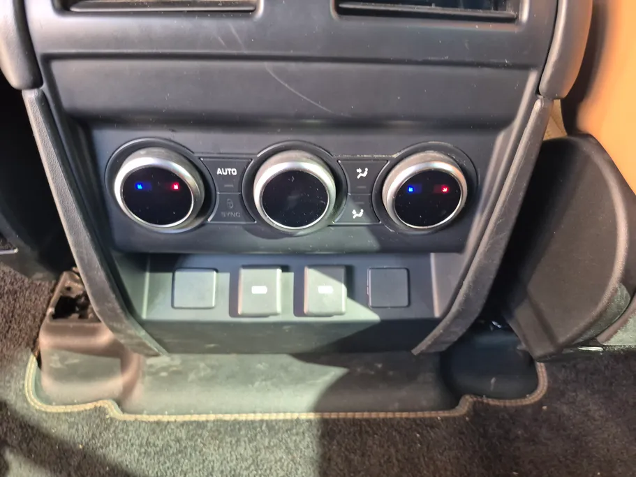 2023 Land Rover Defender P400 S  