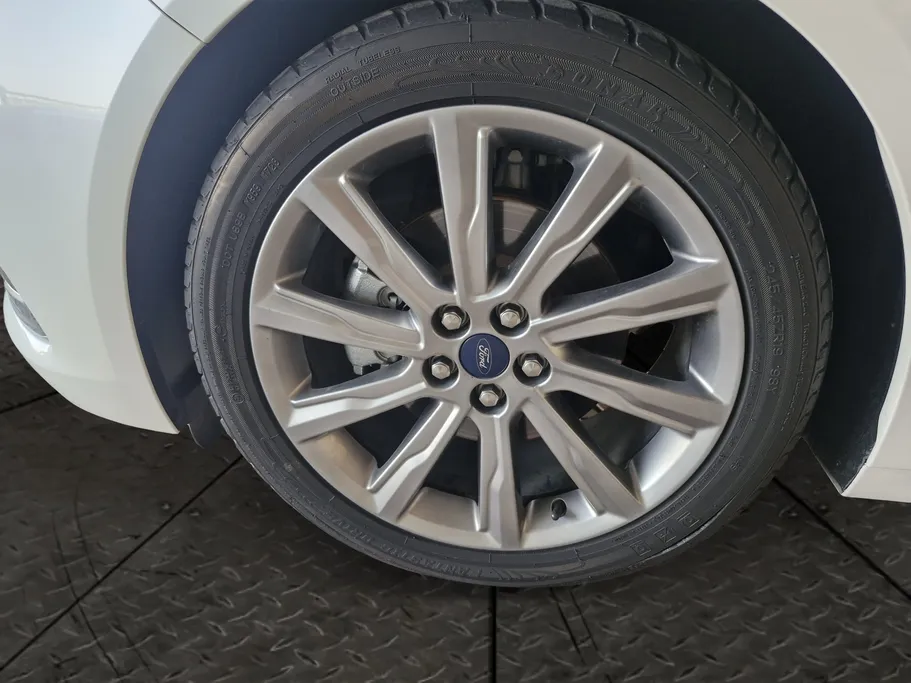 2022 Ford Taurus Titanium 