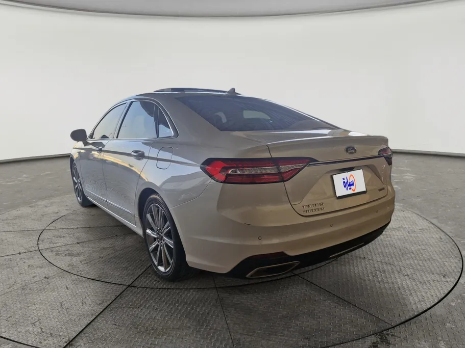 2022 Ford Taurus Titanium 