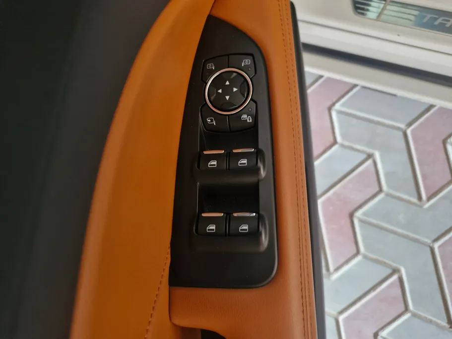 2022 Ford Taurus Titanium 