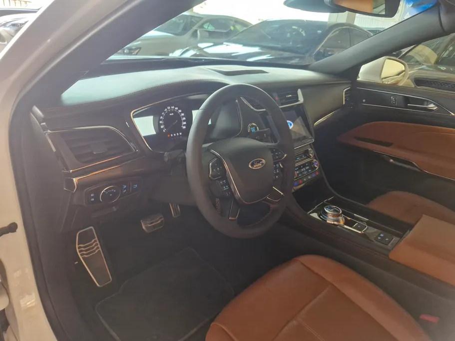 2022 Ford Taurus Titanium 
