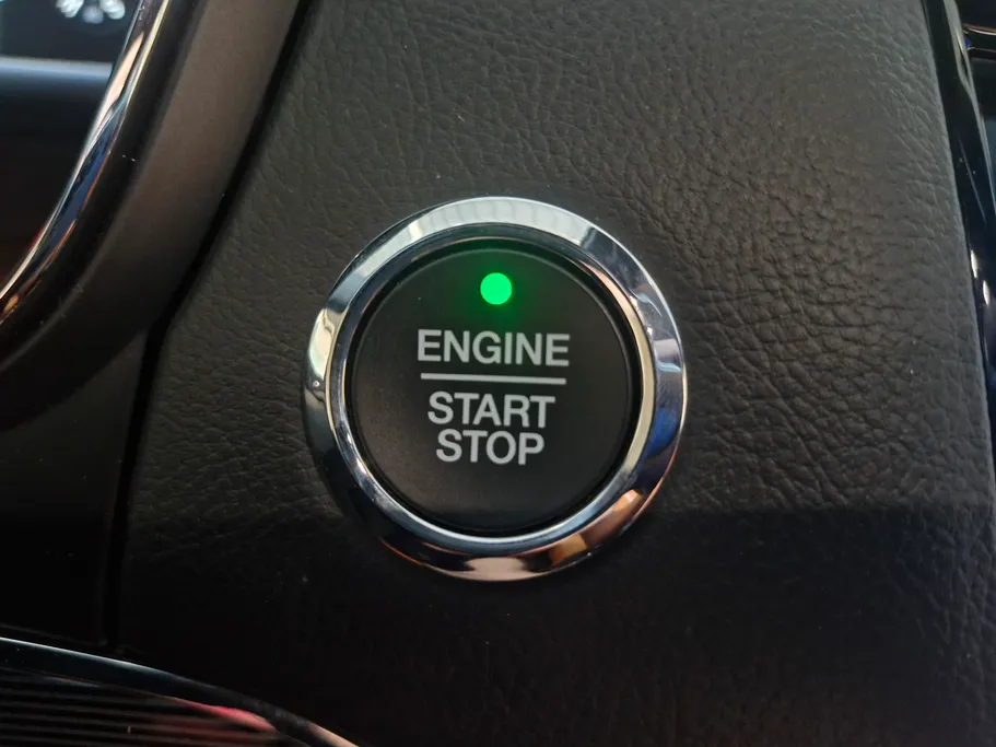 2022 Ford Taurus Titanium 