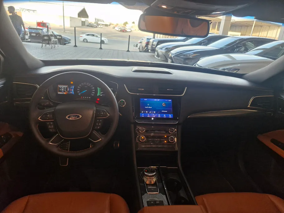 2022 Ford Taurus Titanium 