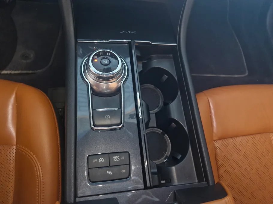 2022 Ford Taurus Titanium 