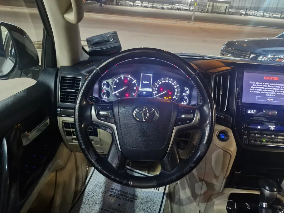 2021 Toyota Land Cruiser Grand Touring 