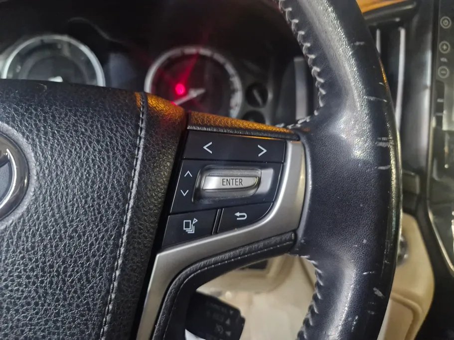 2021 Toyota Land Cruiser Grand Touring 