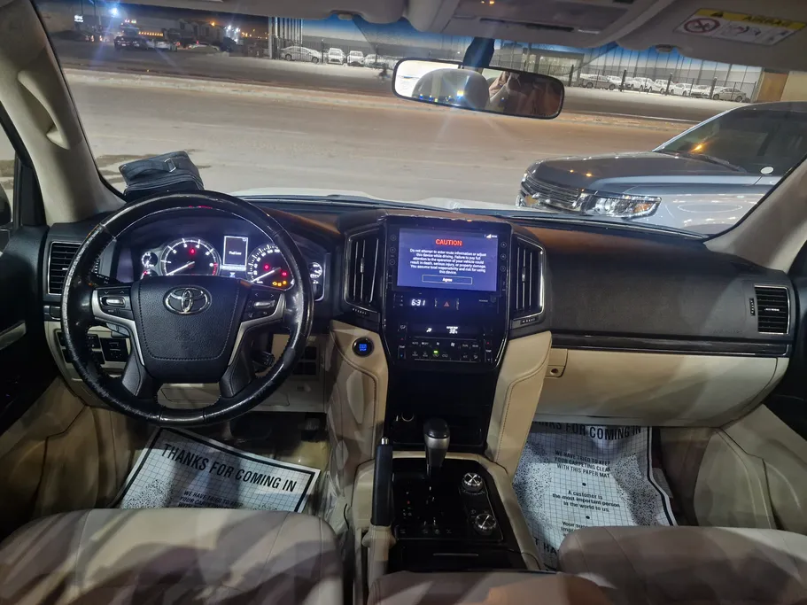 2021 Toyota Land Cruiser Grand Touring 