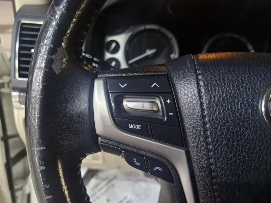 2021 Toyota Land Cruiser Grand Touring 