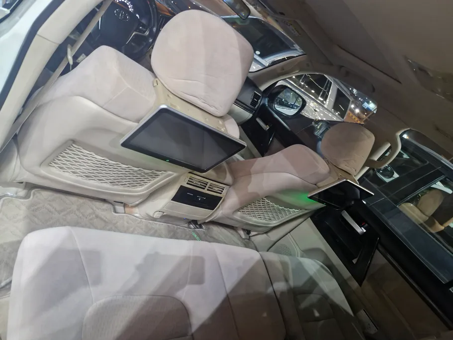 2021 Toyota Land Cruiser Grand Touring 
