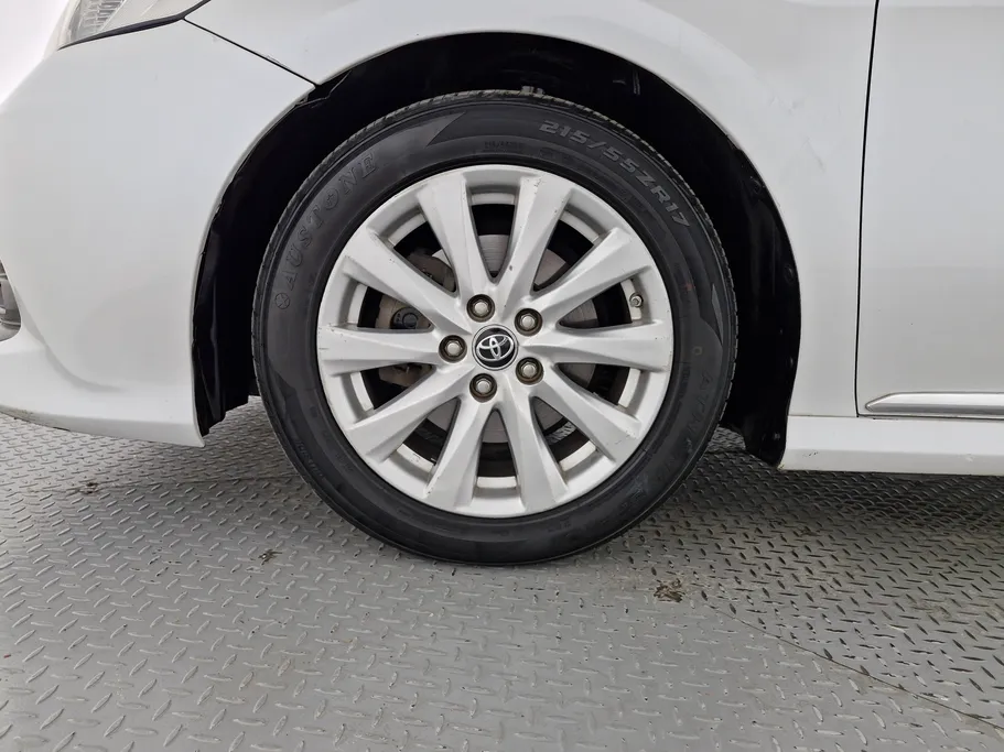 2019 Toyota Camry  GLE 