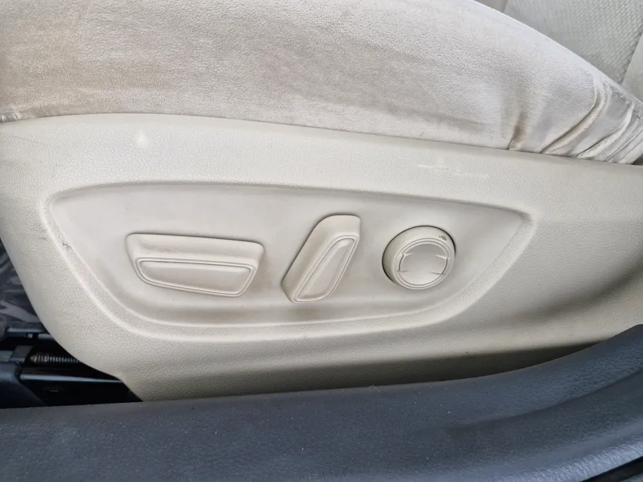 2019 Toyota Camry  GLE 