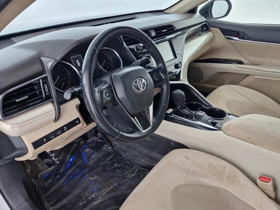 2019 Toyota Camry  GLE 